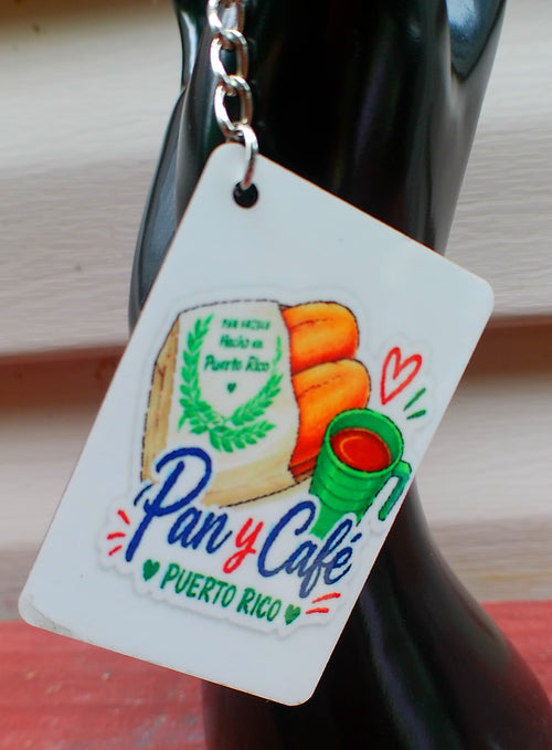Música Que Viene del Alma Boricua keychain - guitars, drum and Puerto Rican flag