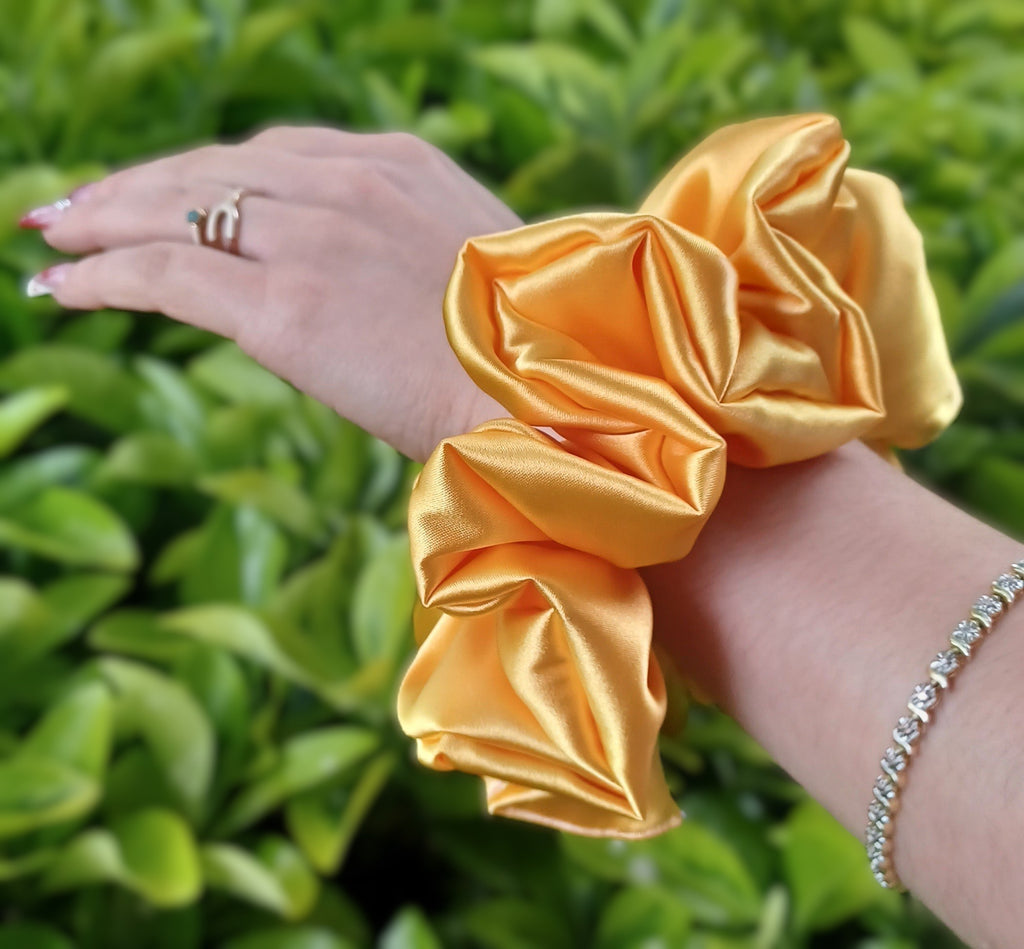 ☀️ SUNSHINE SCRUNCHIE ☀️
